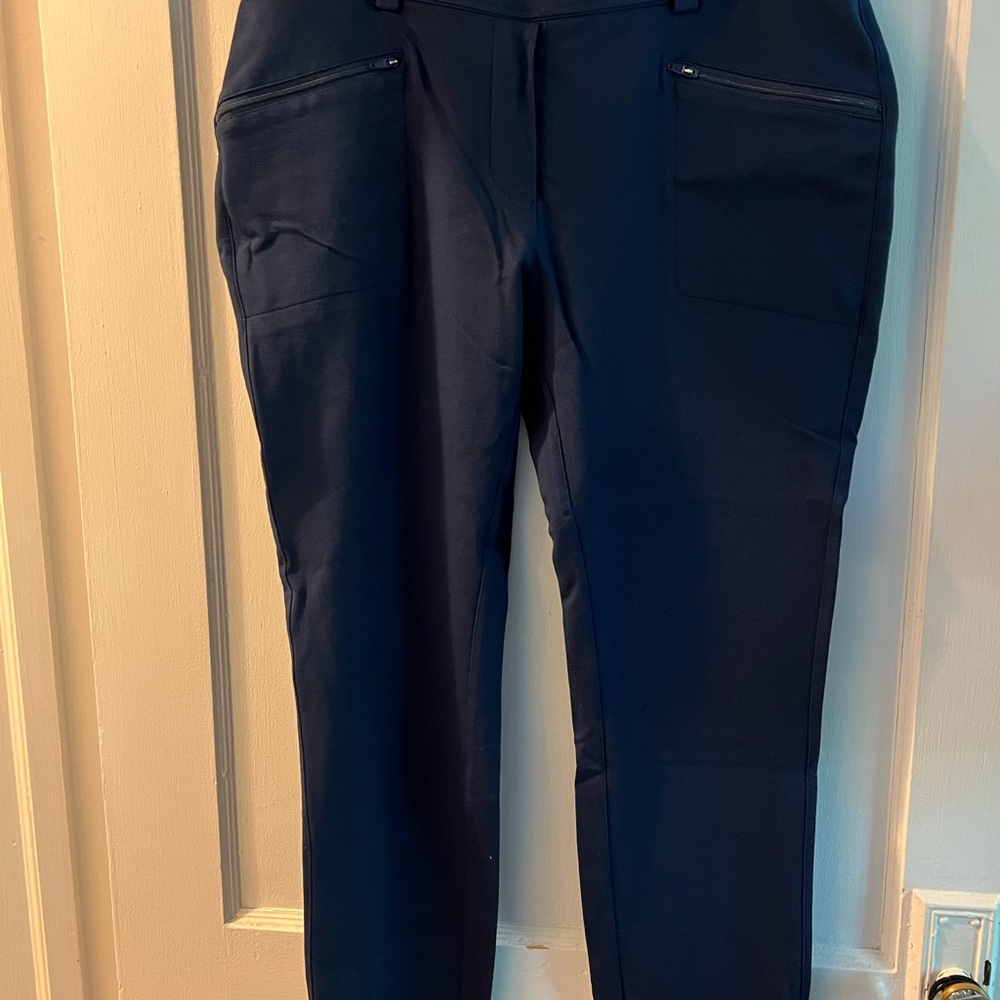 Belyn Key Commuter Pant in Navy